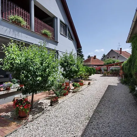 Appartamento Oázis Apartman