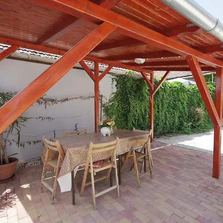 Oázis Apartman Appartamento Gyula